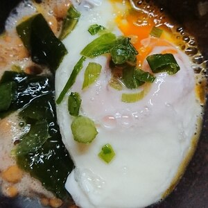 朝食に❗とろり温泉卵納豆丼